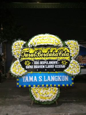 Papan Bunga Duka di Kambu